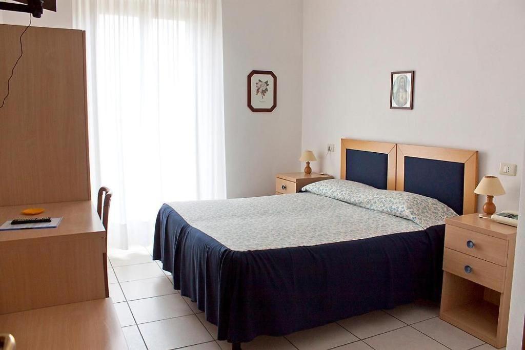 Hotel Villa Benvenuti Viareggio Bagian luar foto