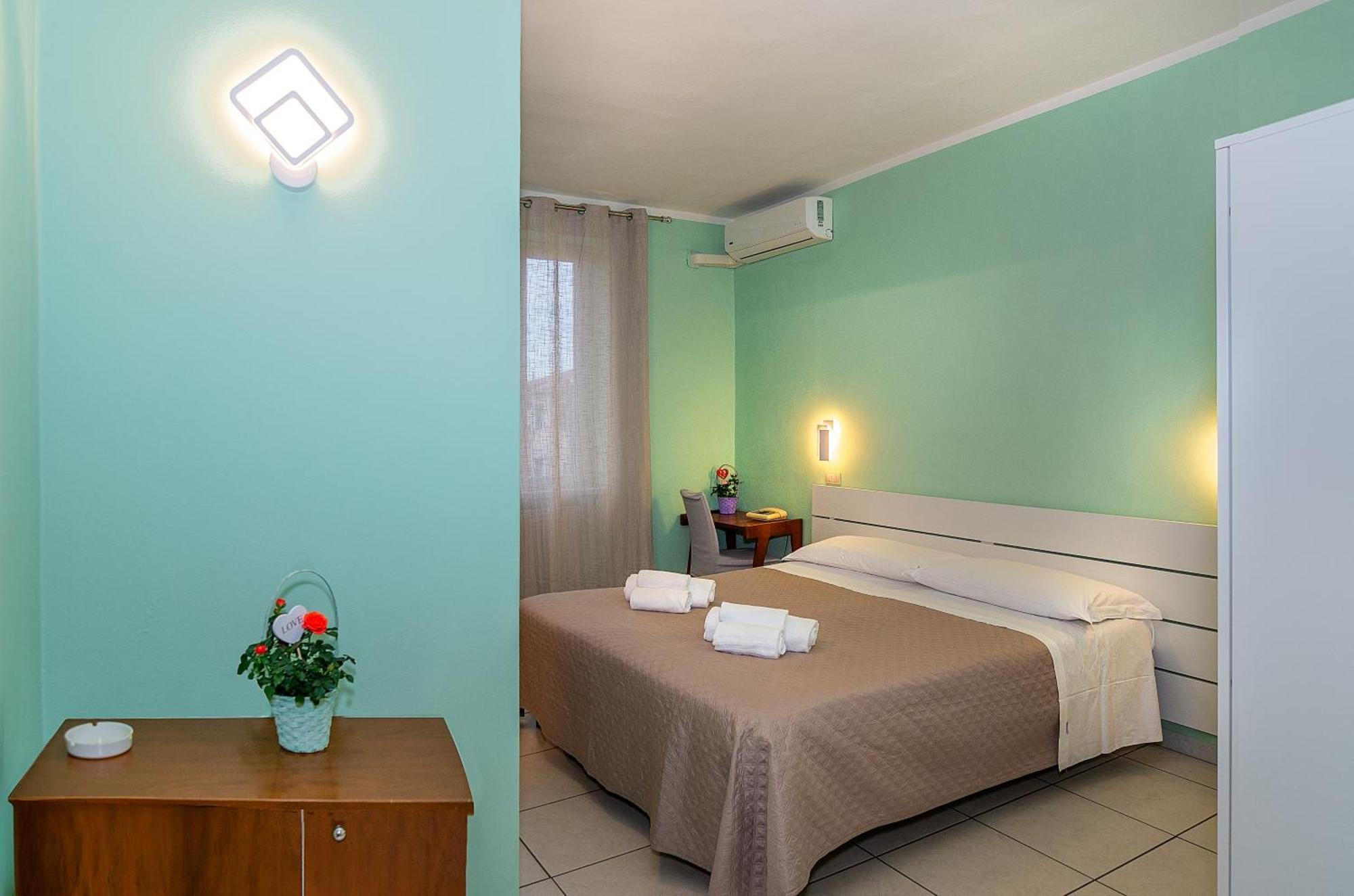 Hotel Villa Benvenuti Viareggio Bagian luar foto