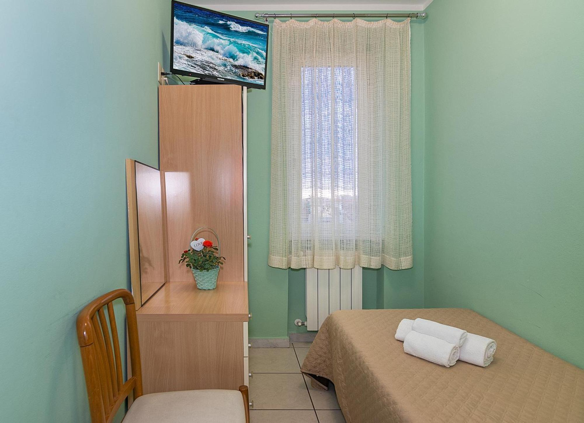 Hotel Villa Benvenuti Viareggio Bagian luar foto