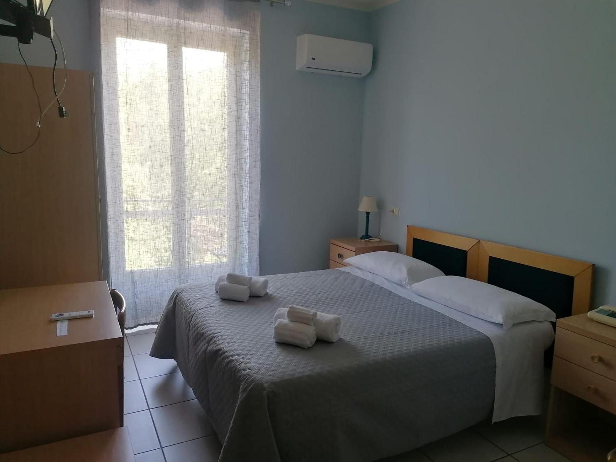 Hotel Villa Benvenuti Viareggio Bagian luar foto